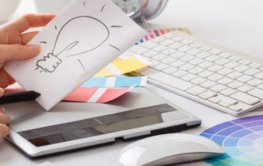 Дизайн для поліграфії: чим “макет для друку” відрізняється від картинки з Canva/соцмереж і як це економить бюджет