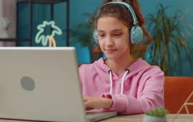 Рейтинг лучших 5 дистанционных школ Украины для подготовки к НМТ на 2025-2026